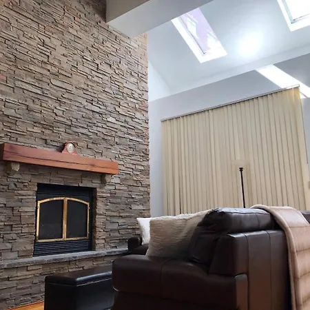Full Loft-Style Apartment Near Omni
